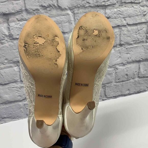 De Blossom YAEL-9 Heels Womens 8.5 White Lace Bedazzled Bling Peep Toe Wedding - Picture 6 of 9